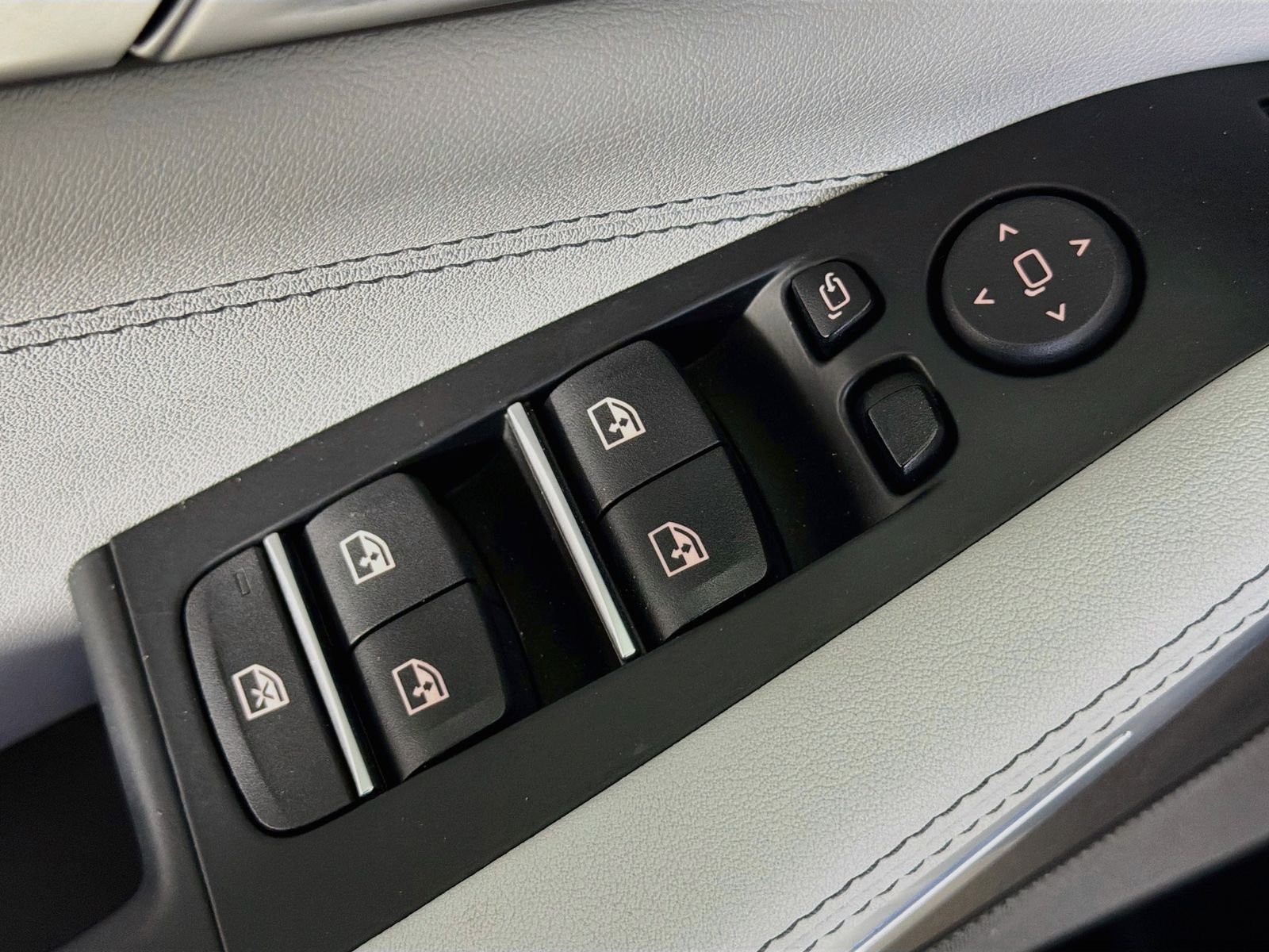Certified Used 2024 Skyscraper Grey Metallic BMW xDrive50e image 18