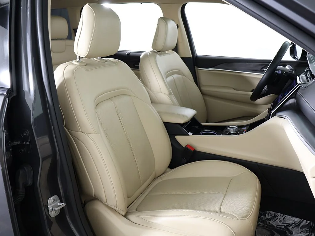 Used 2022 Gray Jeep Limited image 35