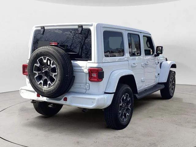 Certified Used 2023 Bright White Clearcoat Jeep Altitude image 5