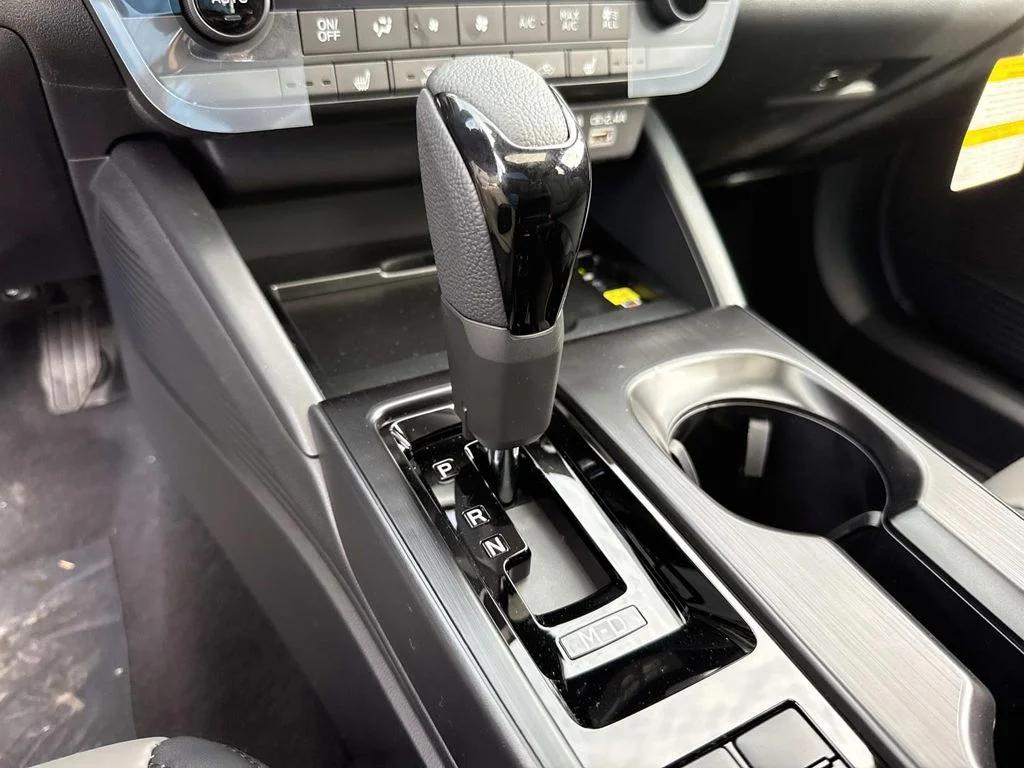 New 2026 CRYSTAL WHITE PEARL Subaru Premium image 31