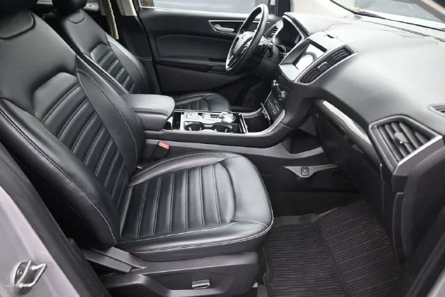 Used 2019 Silver Ford SEL image 22