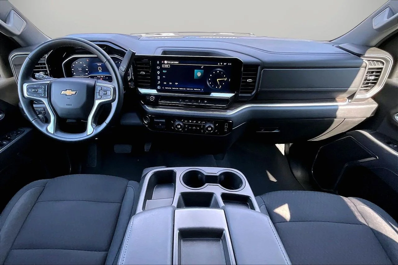 Used 2025 White Chevrolet LT image 14