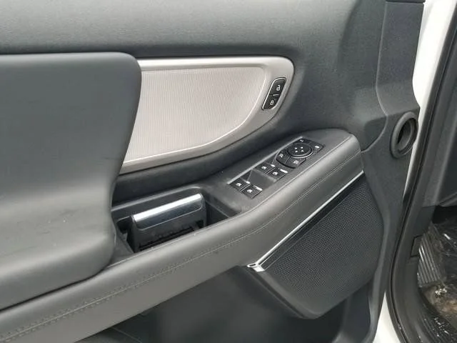 New 2026 Star White Metallic Tri-Coat Ford MAX Active image 39