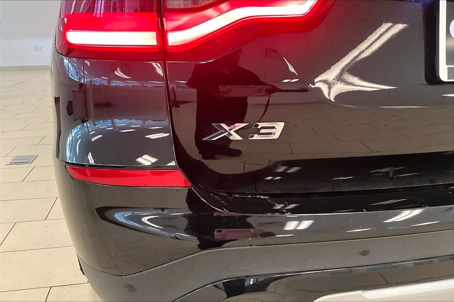 Used 2020 Jet Black BMW xDrive30i image 30