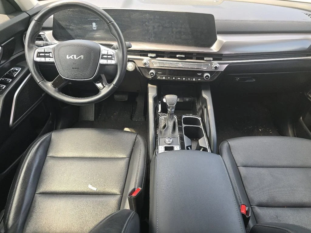 Used 2024 White Kia LX image 20