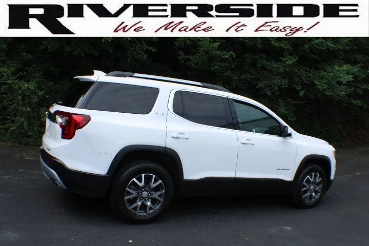 Certified Used 2022 Summit White GMC SLE image 2