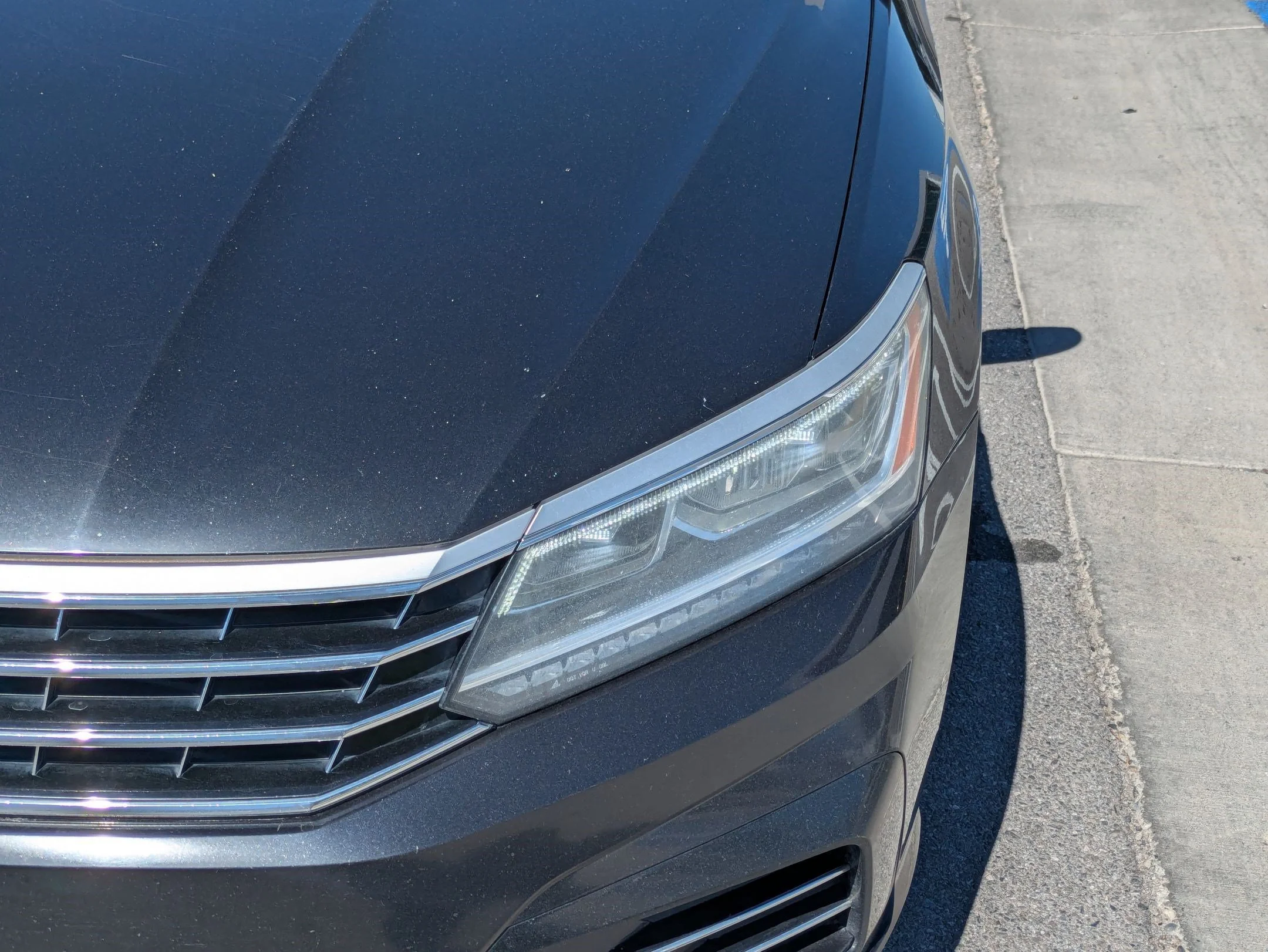 Used 2017 Deep Black Pearl Volkswagen R-Line w/Comfort Pkg image 9