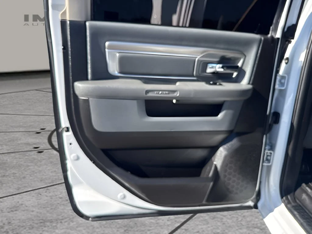 Used 2018 White Ram SLT image 24