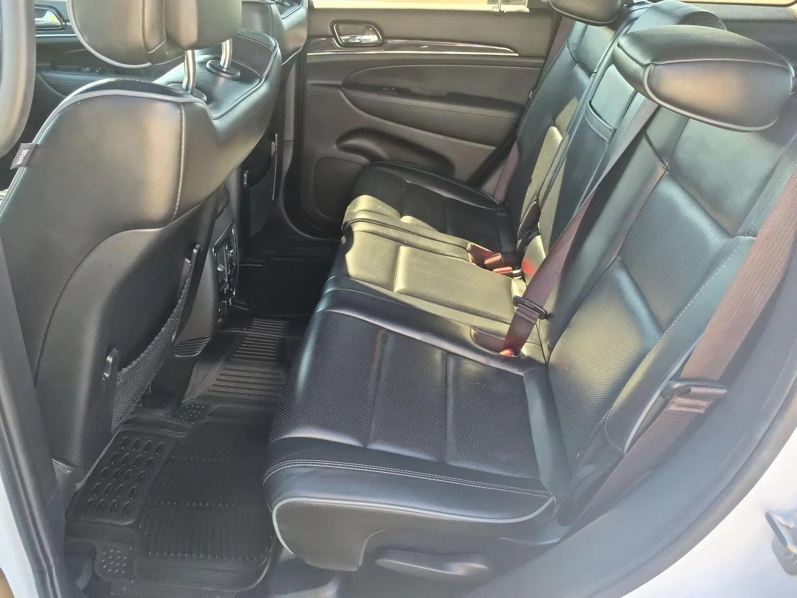 Used 2020 Bright White Clearcoat Jeep Overland image 32