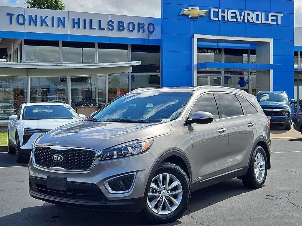 Used 2017 Titanium Silver Kia LX image 2