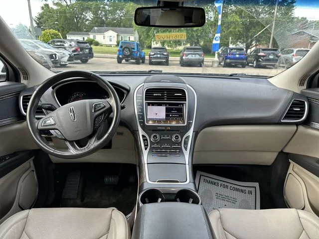 Used 2018  Lincoln Reserve image 11
