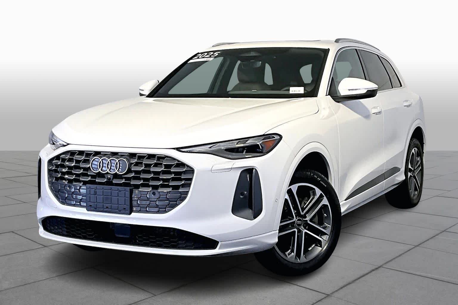 Used 2025 Arkona White Audi Premium image 2