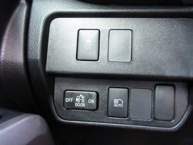 Used 2022 Black Toyota SR5 image 22