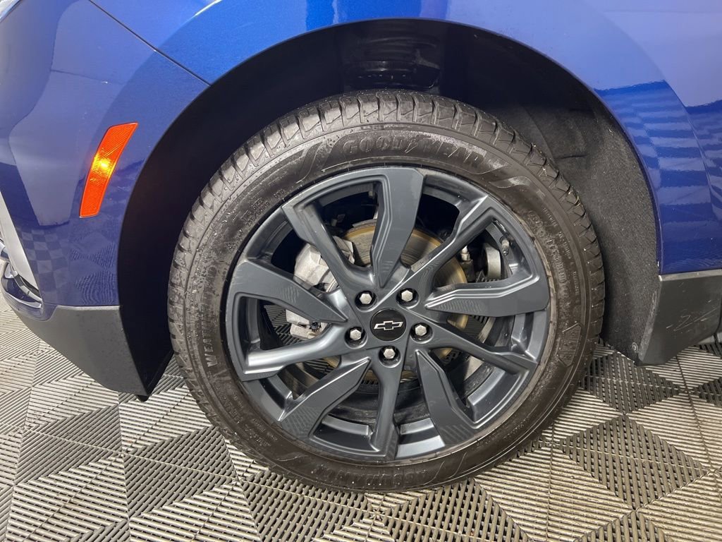 Used 2022 Blue Glow Metallic Chevrolet RS image 9