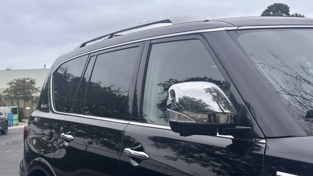 Used 2019 Black Obsidian INFINITI LUXE image 3