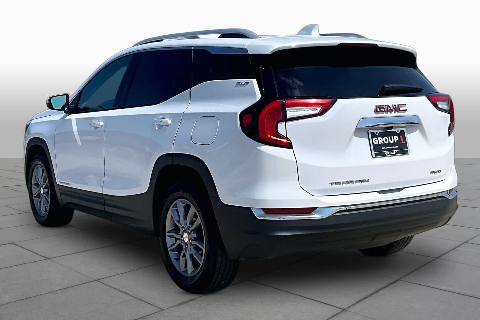 2024 GMC Terrain SLT - Photo 10