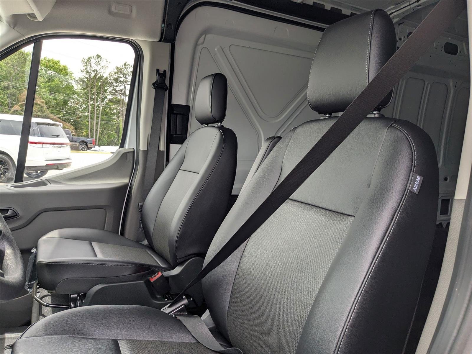 New 2026 Oxford White Ford T250 image 14