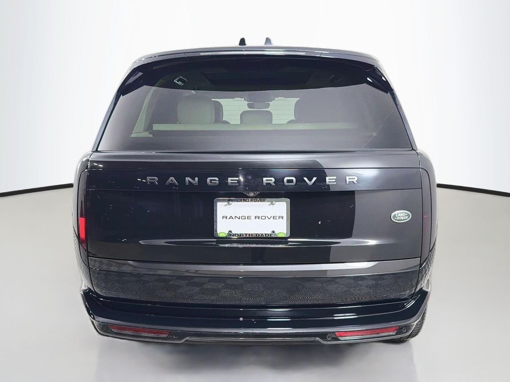 Used 2023 Black Land Rover SE image 6