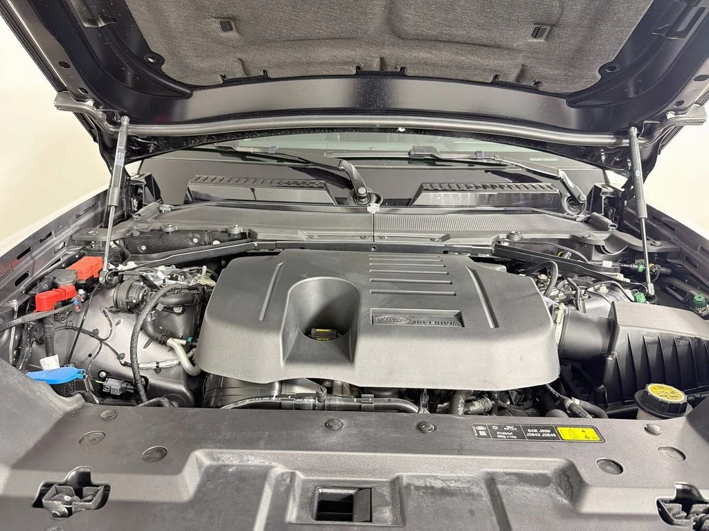 Used 2024 Eiger Grey Metallic Land Rover X image 32