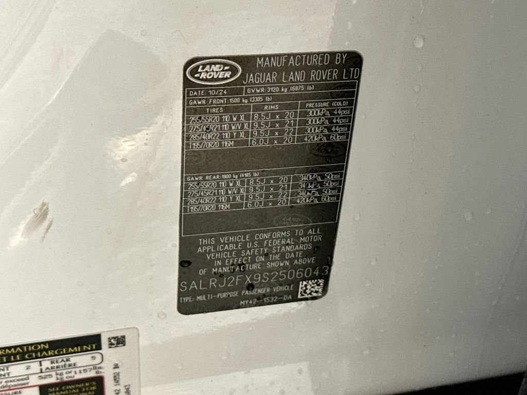 Used 2025 White Land Rover S image 35