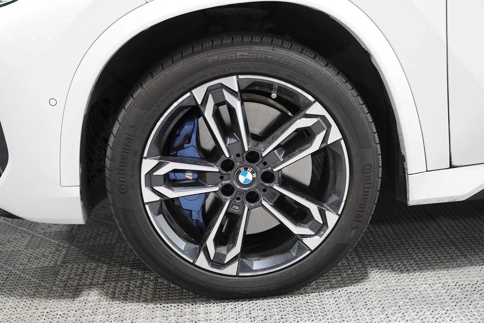 Certified Used 2024 Alpine White BMW M35i image 8