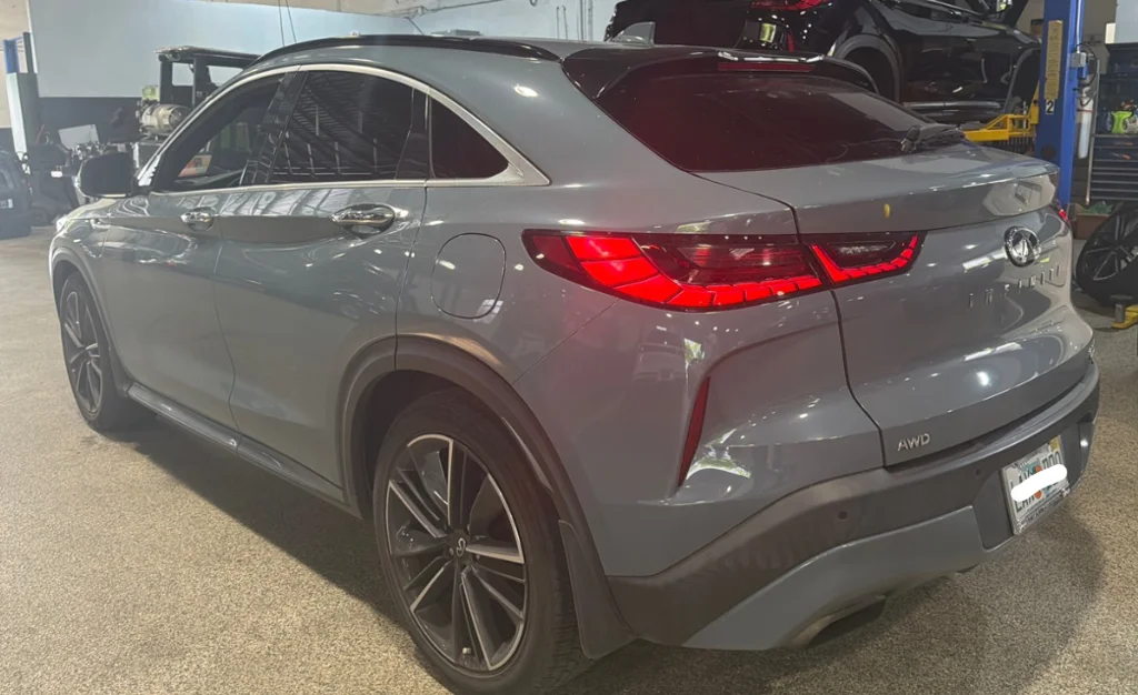 Certified Used 2022 Gray INFINITI LUXE image 4