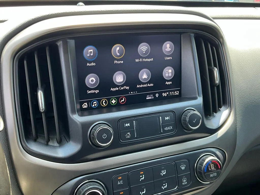 Used 2019 Blue Chevrolet Z71 image 26
