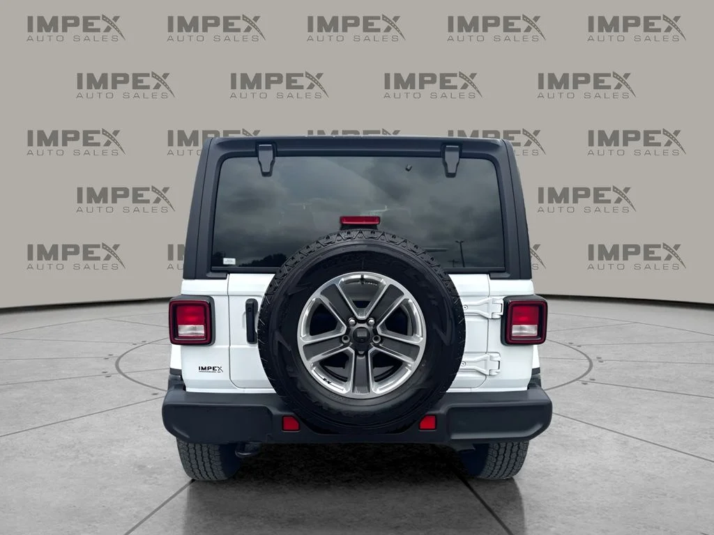 Used 2022 White Jeep Unlimited Sahara image 4