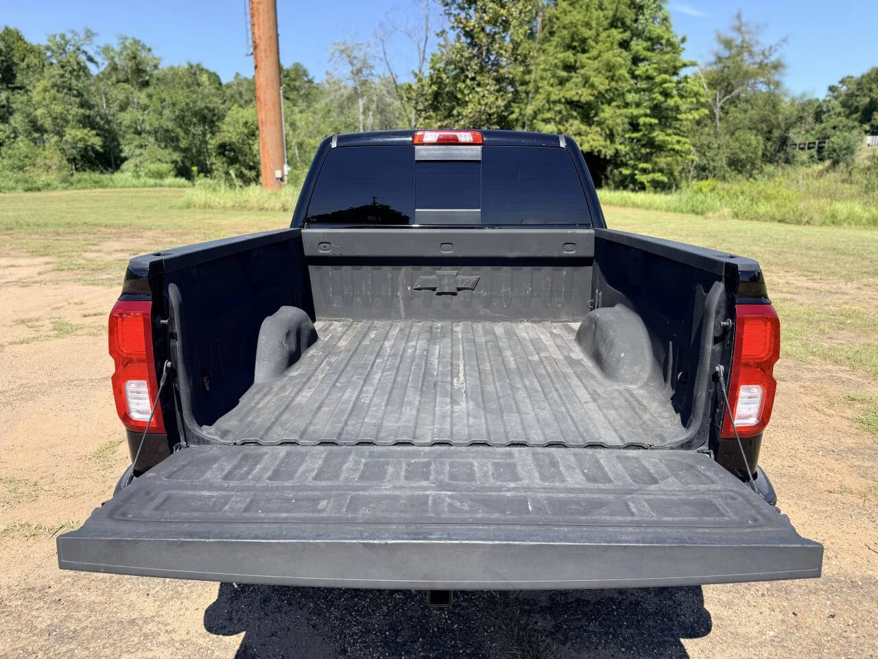 Used 2018 Black Chevrolet LTZ Z71 4x4 4dr Crew Cab 5.8 ft. SB image 6