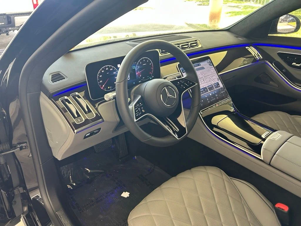Used 2023 Silver Mercedes-Benz S 580 image 6