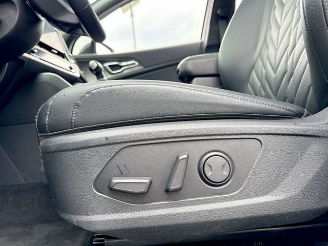 Used 2024 White Kia X-Line image 12