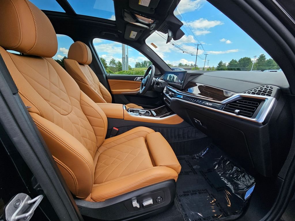 Used 2026 Black Sapphire Metallic BMW xDrive40i image 15