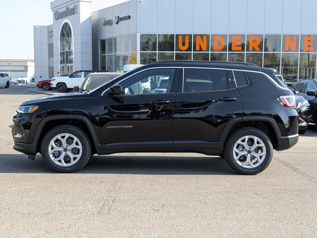New 2026 Black Jeep North - - 4x4 - Panoramic Sunroof - Alpine Audio - Adaptive Cruise - Power Liftgate & More! image 5