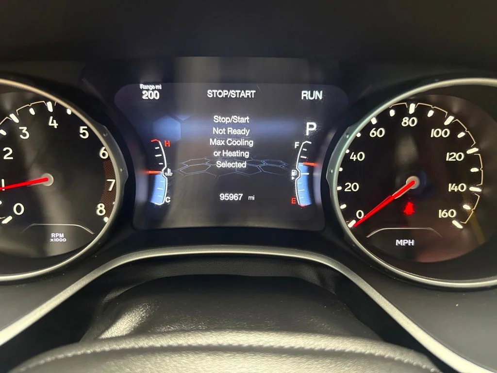 Used 2018 Gray Jeep Latitude image 20