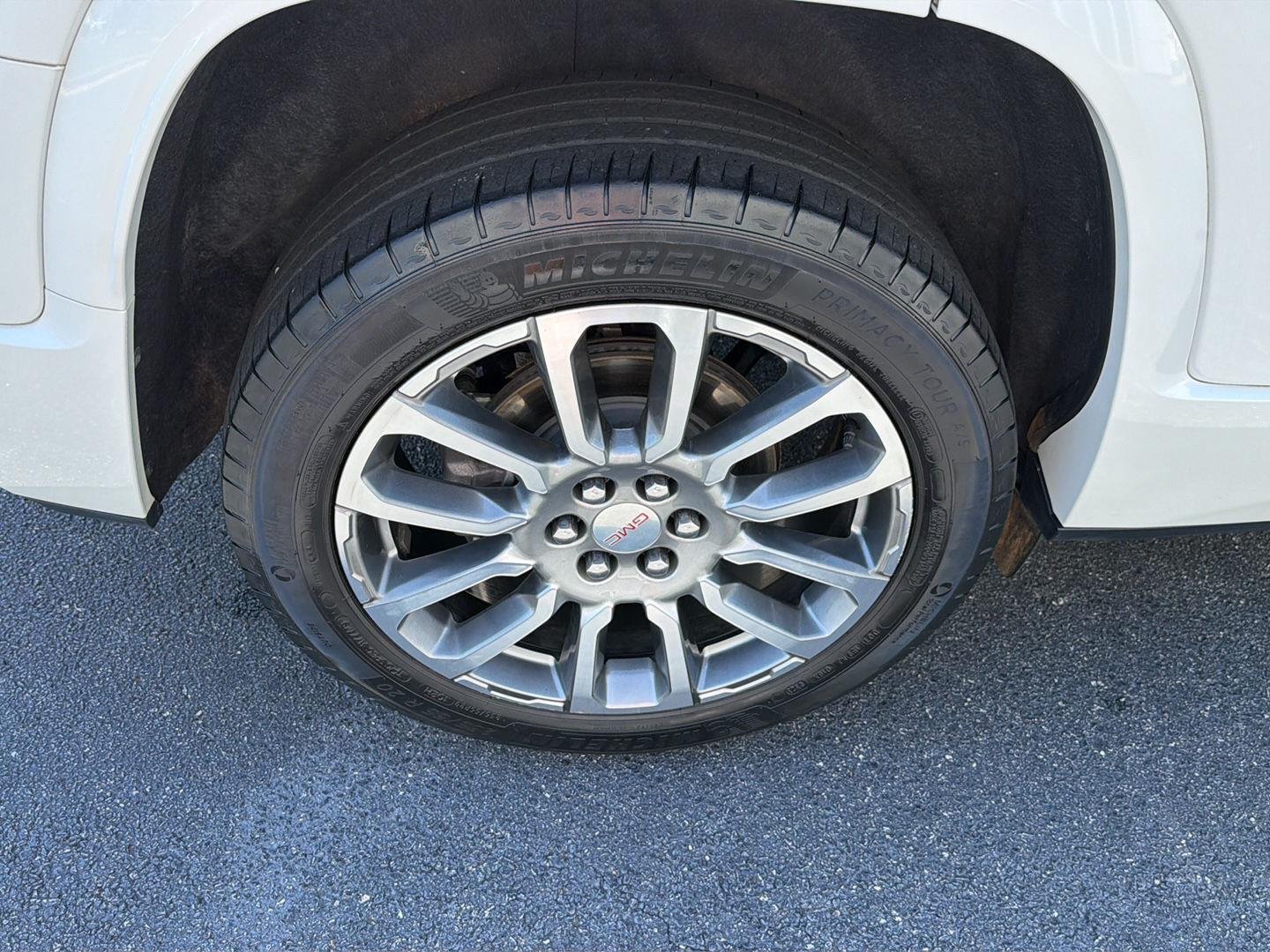 Used 2023 White Frost Tricoat GMC Denali image 42