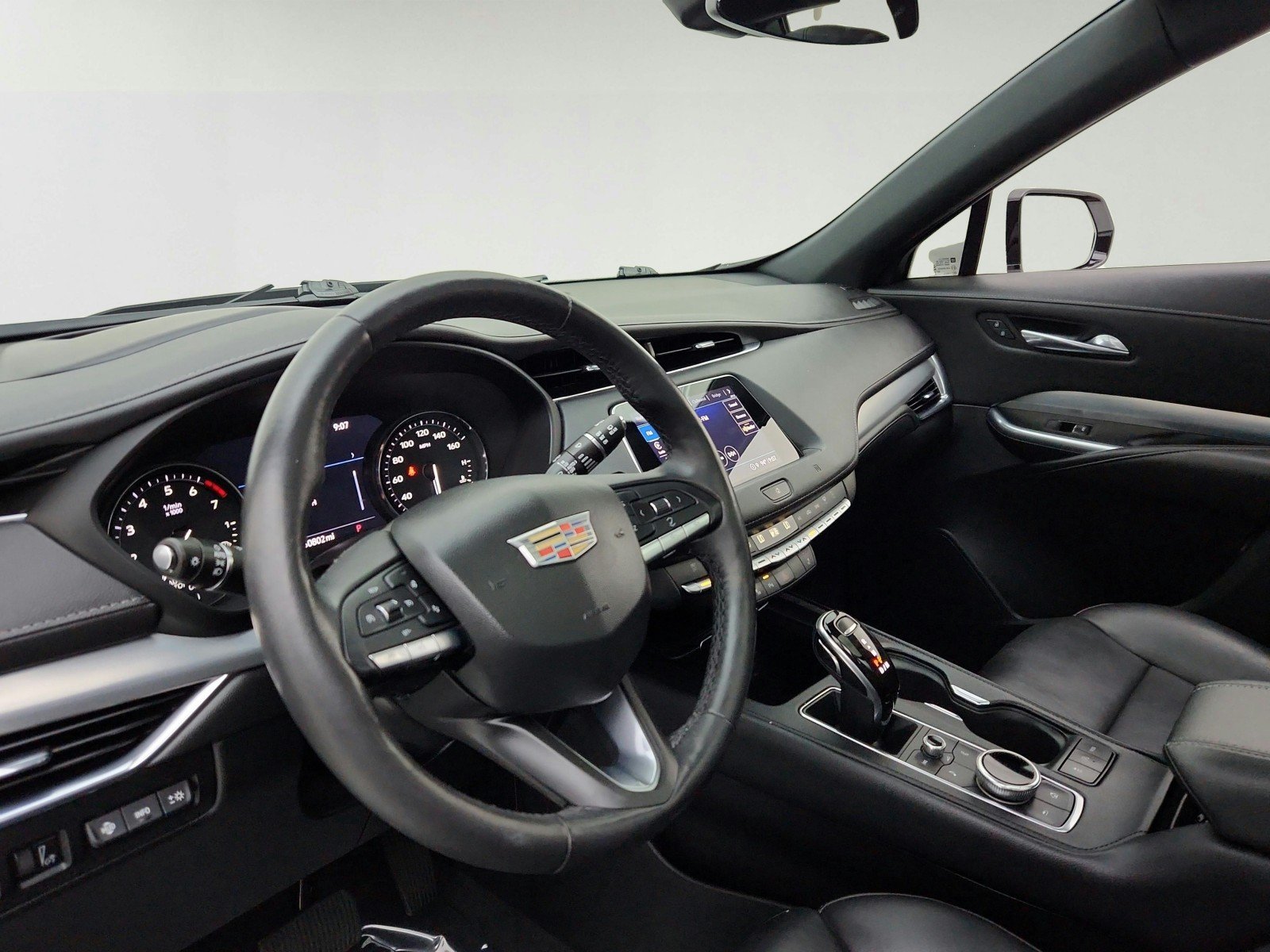 Used 2021 Crystal White Tricoat Cadillac FWD Premium Luxury image 16