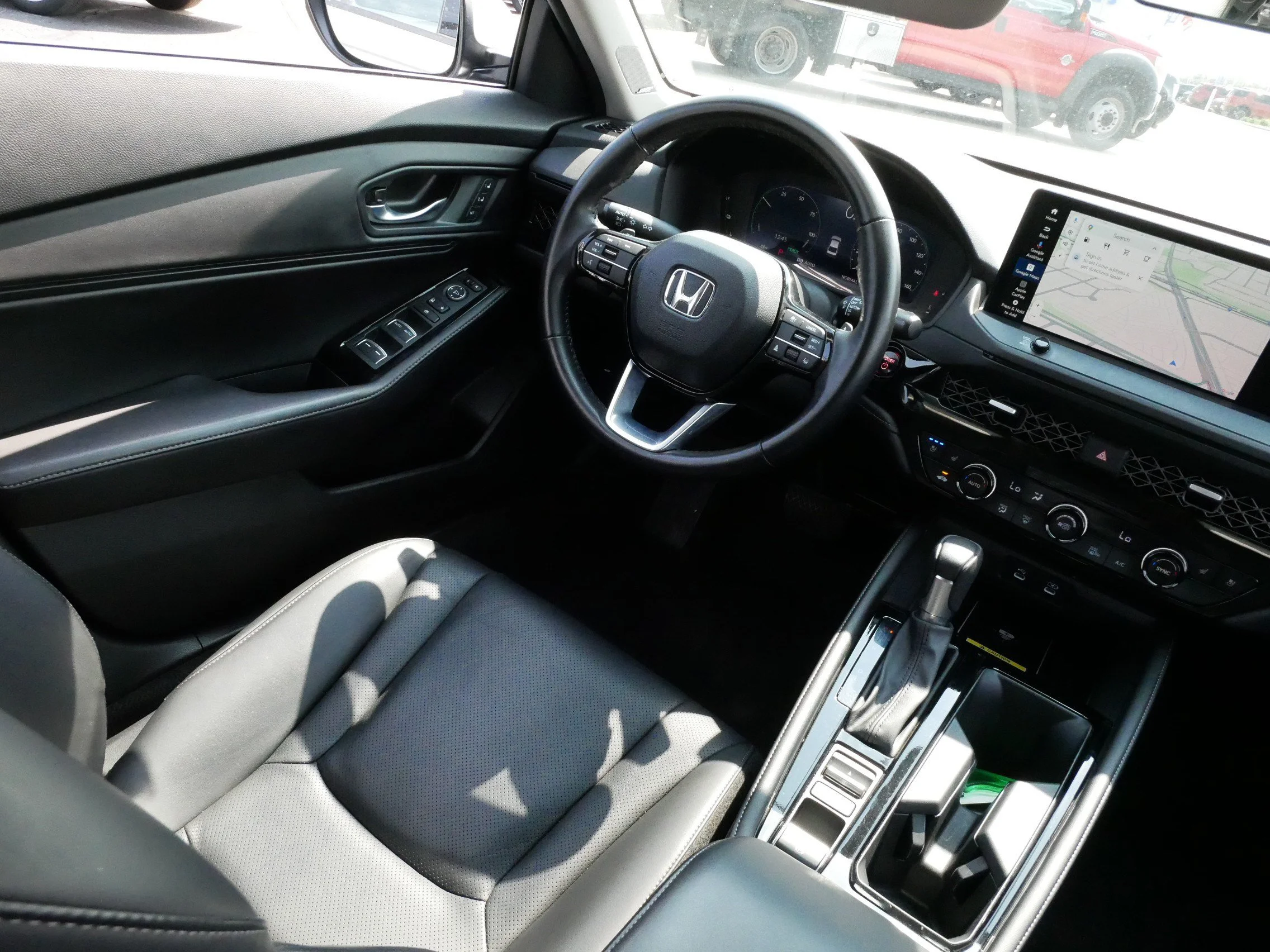 Used 2024 Solar Silver Metallic Honda Touring image 9