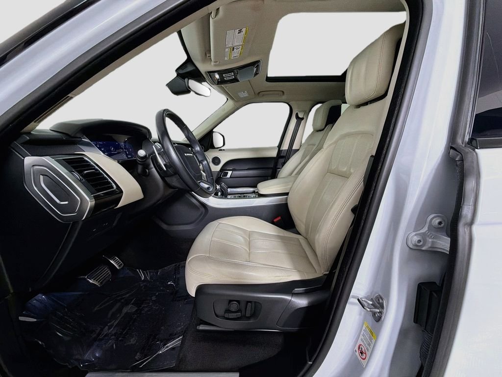 Used 2022 White Land Rover HSE Dynamic image 21