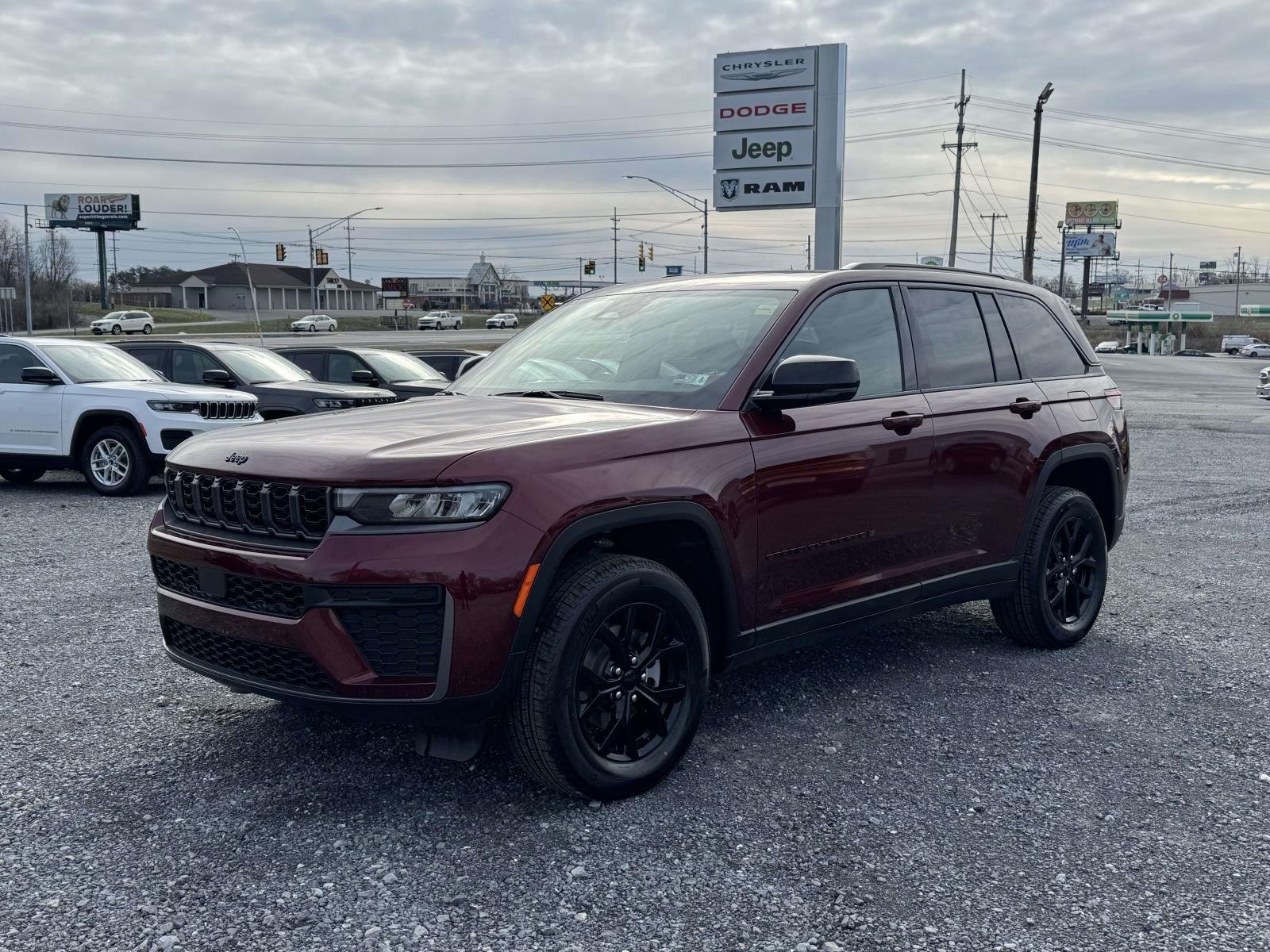 New 2026 Velvet Red Pearlcoat Jeep Laredo Altitude image 23