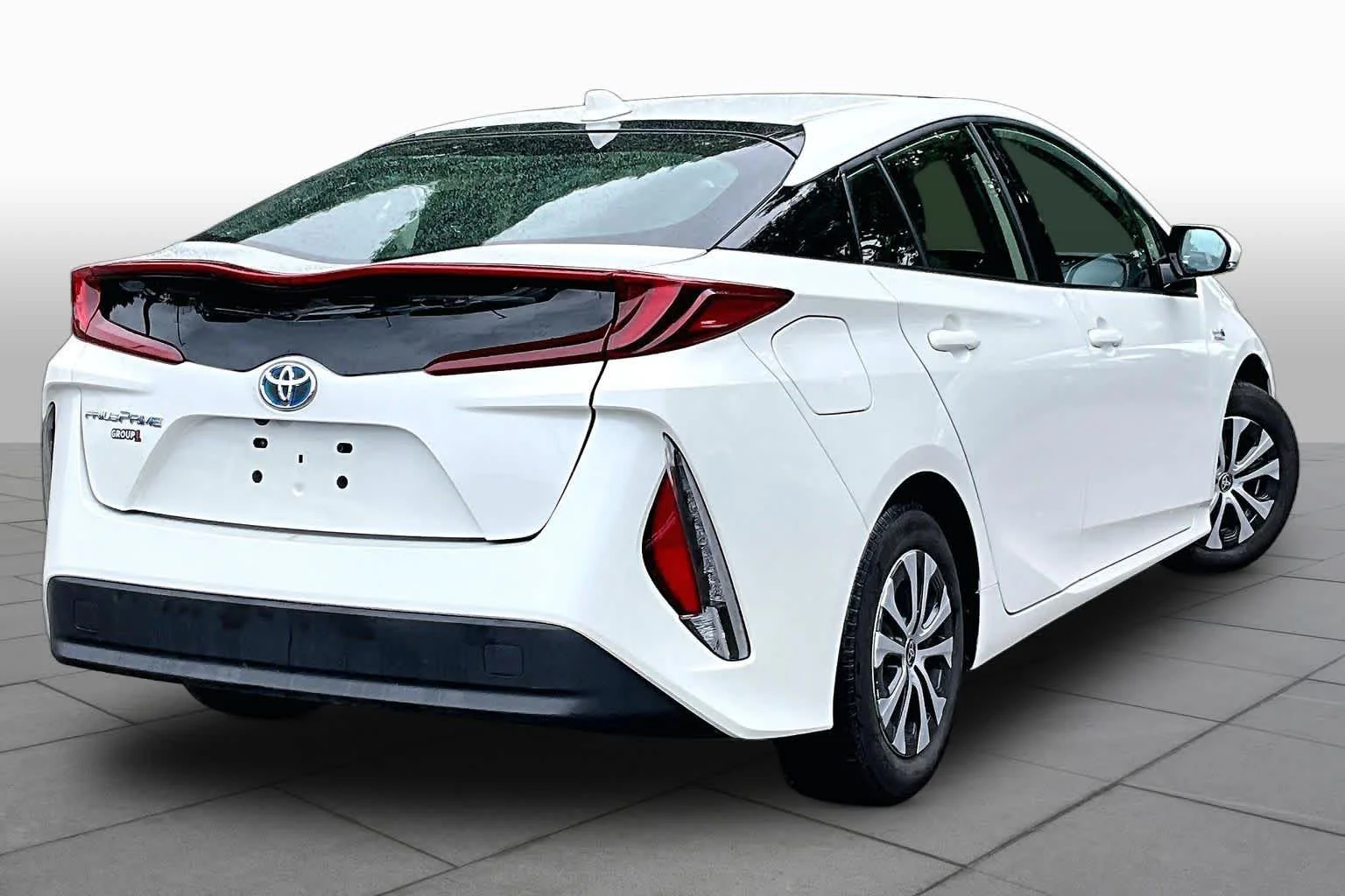 Used 2020 Blizzard Pearl Toyota LE image 13