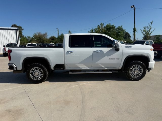 Used 2022 Summit White Chevrolet High Country image 6