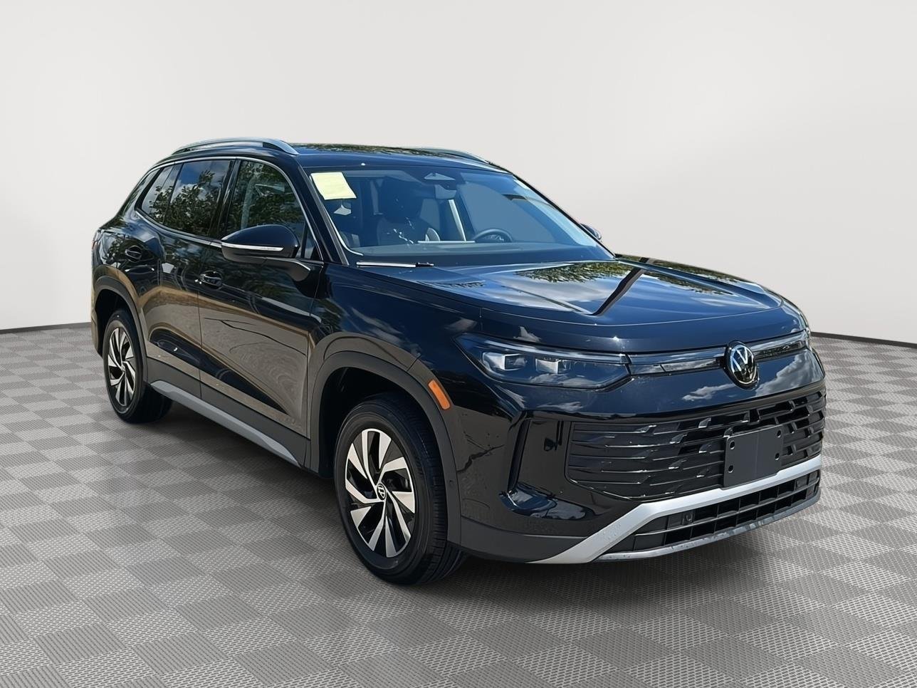 New 2026 Deep Black Pearl Volkswagen S image 5