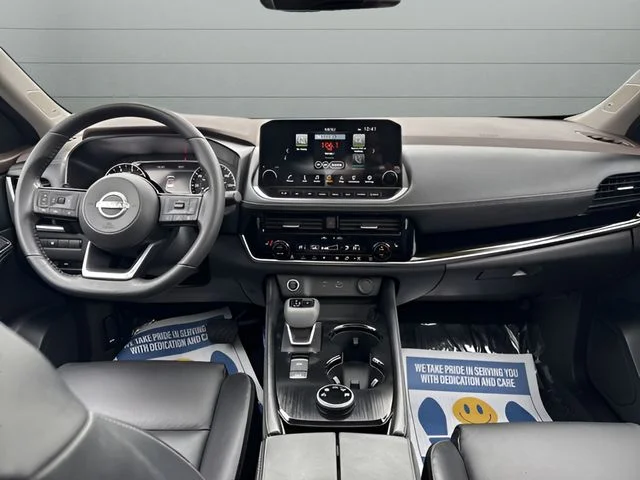 Used 2023 Blue Nissan SL image 11
