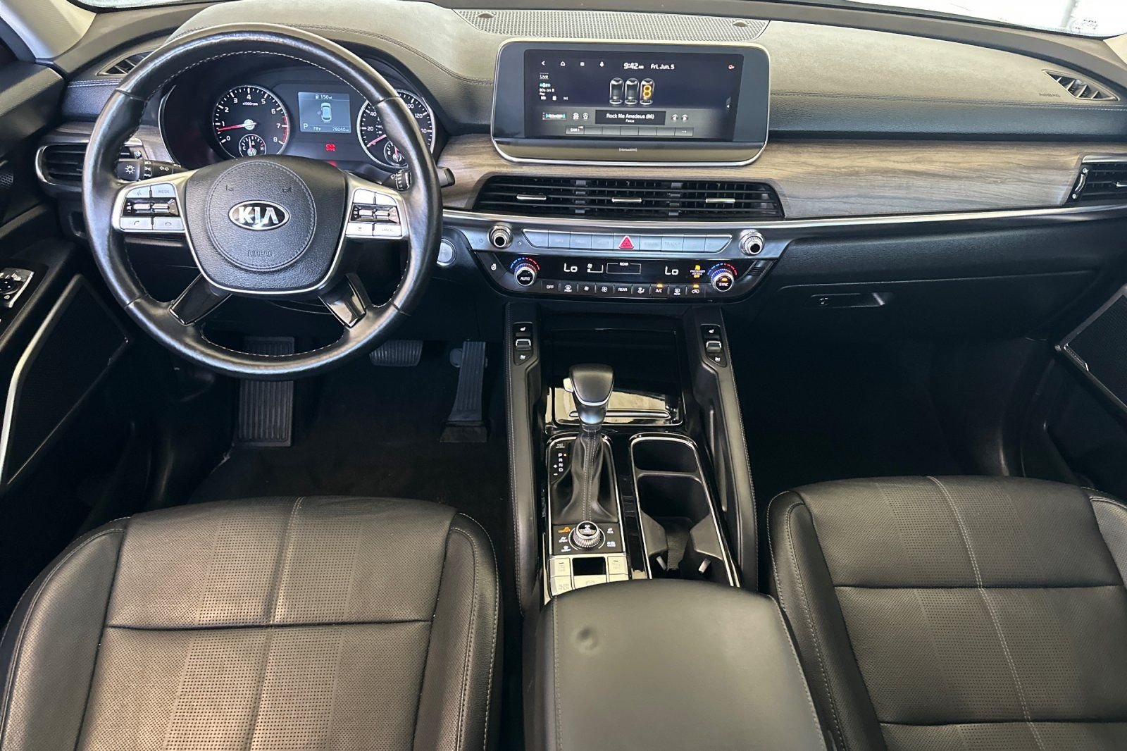 Used 2021 White Kia EX image 14