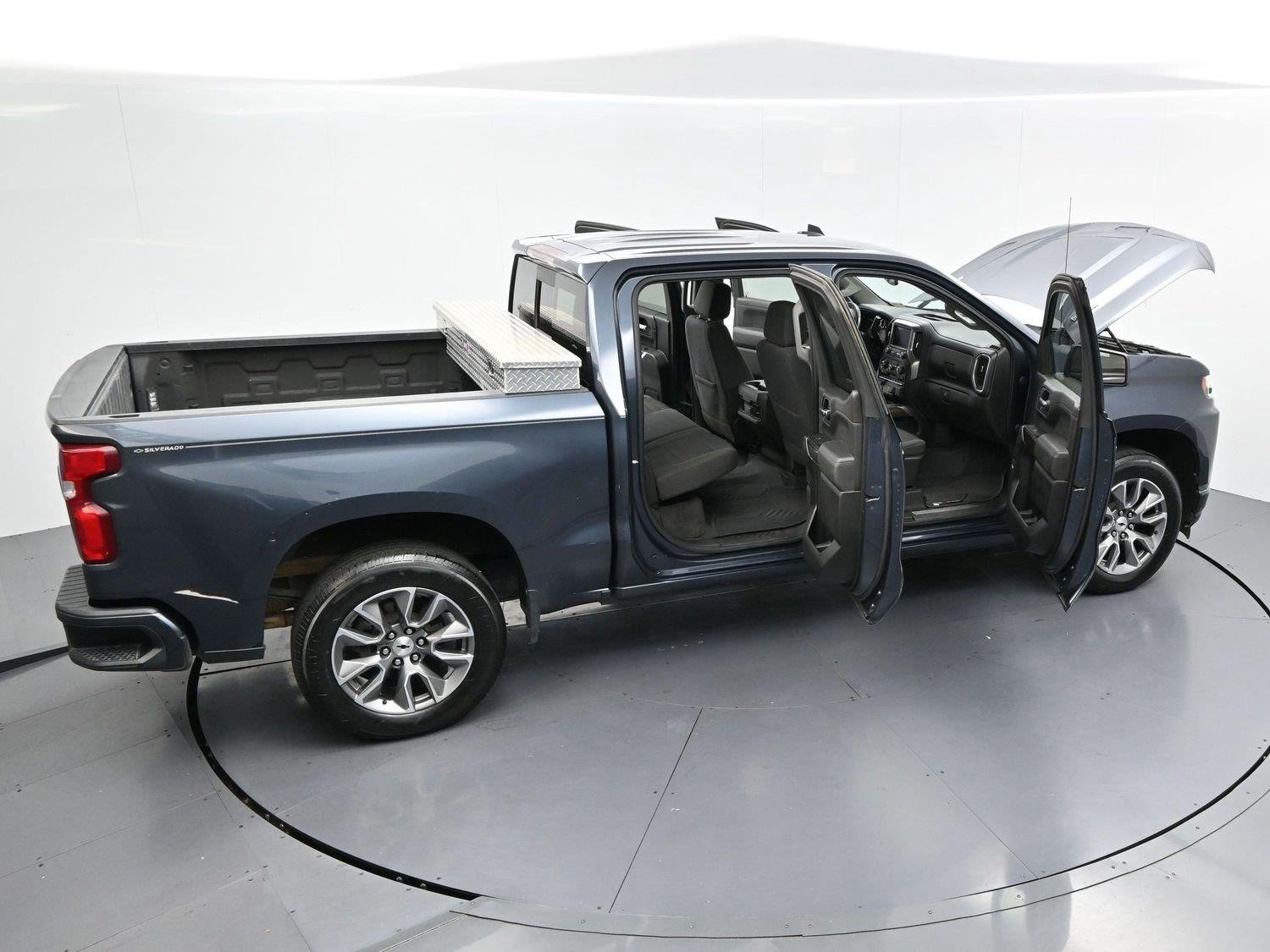 Used 2021 SHADOW GRAY METALLIC Chevrolet RST image 39