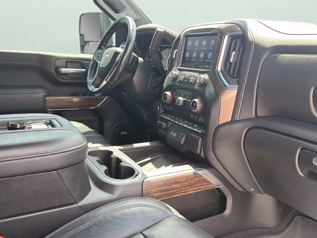 Used 2022 SILVER ICE METALLIC Chevrolet High Country image 37