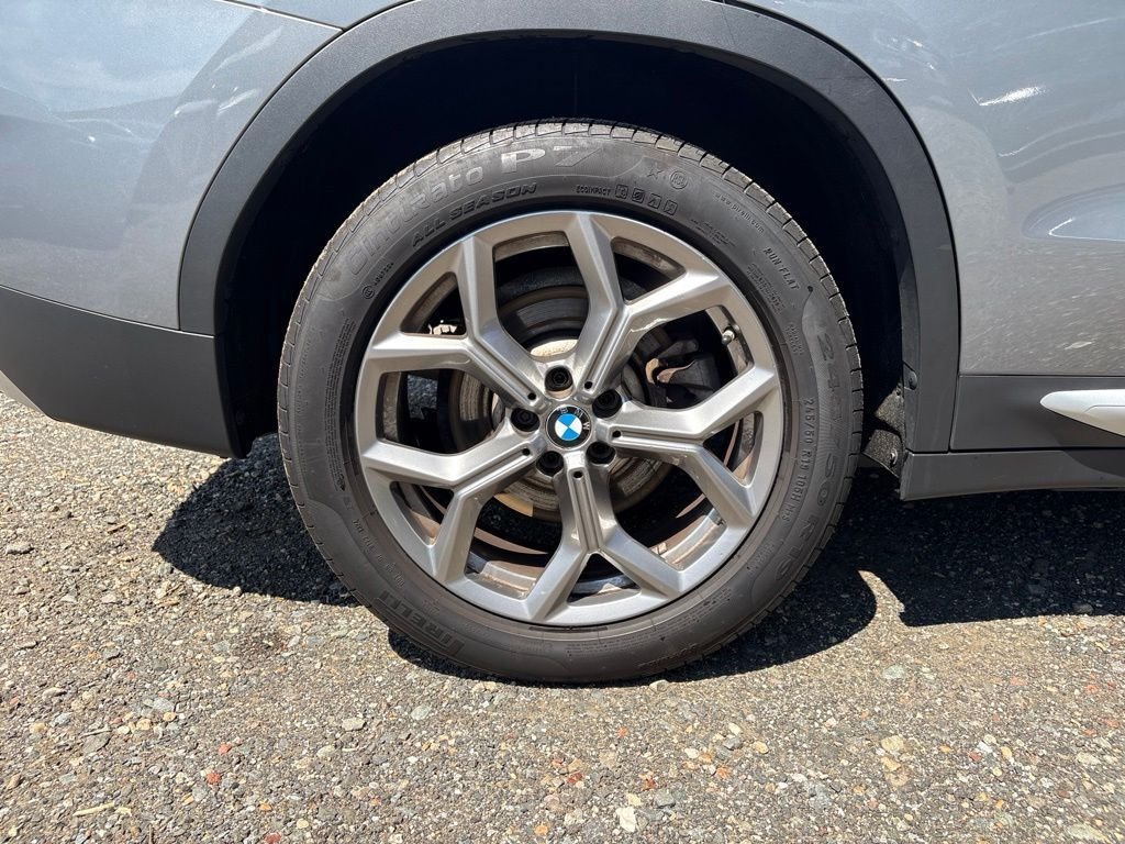 Used 2024 Gray BMW xDrive30i image 19