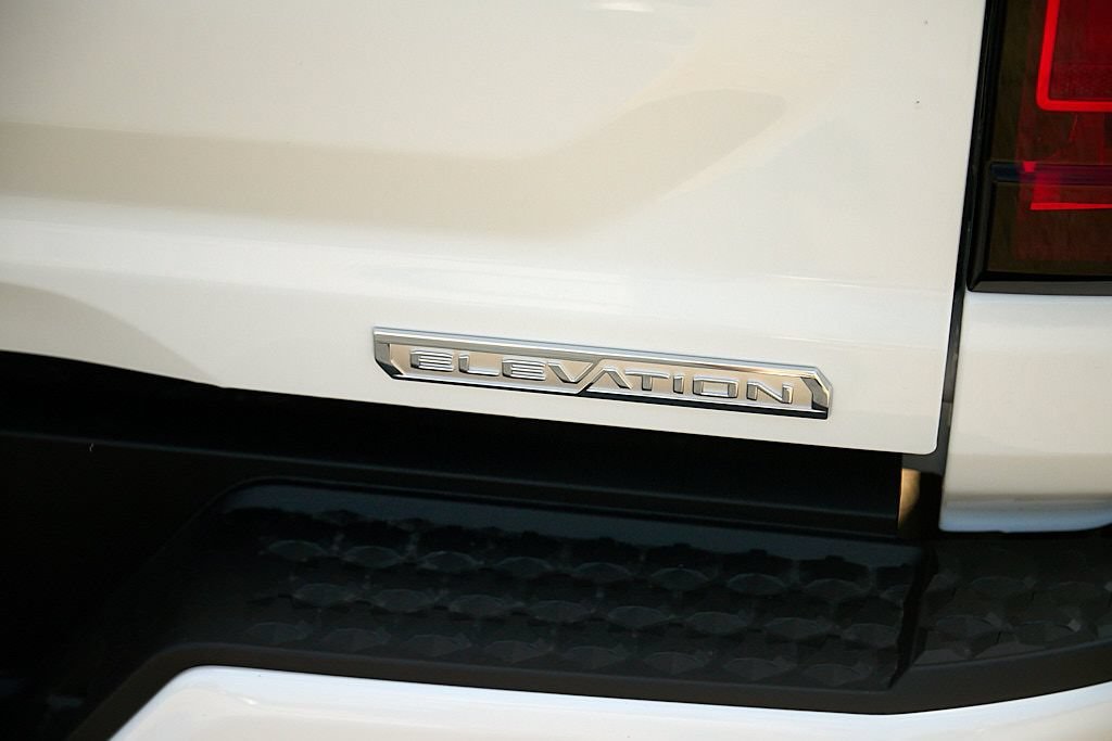 New 2026 Summit White GMC Elevation image 19