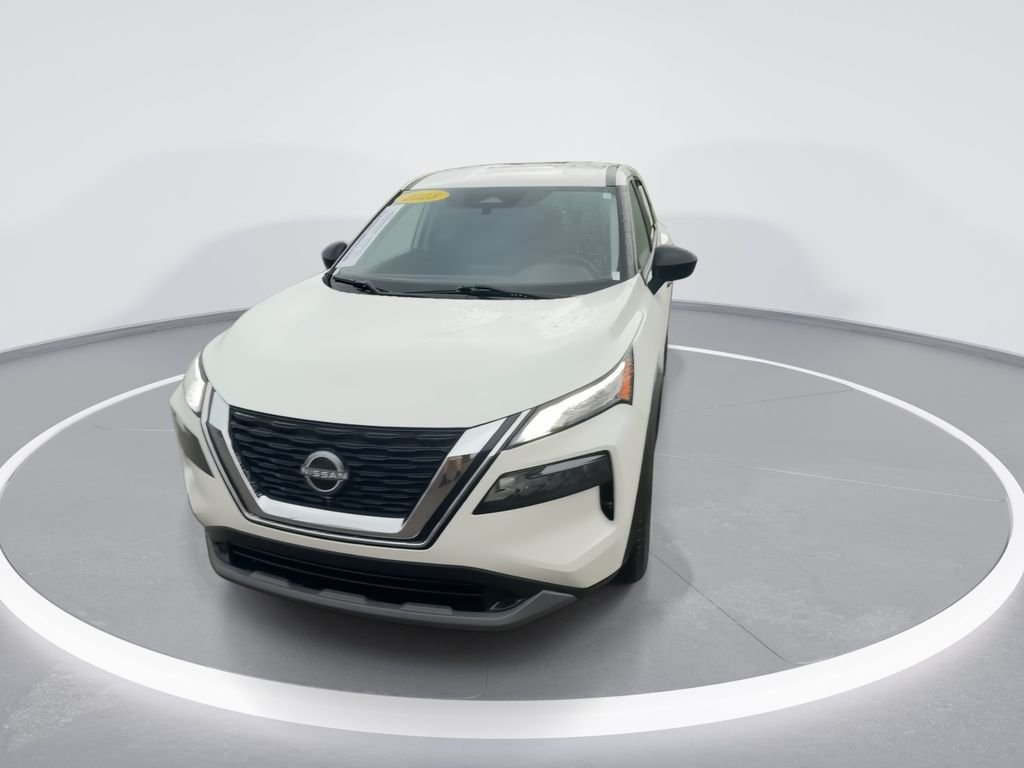 Used 2023 White Nissan S image 4