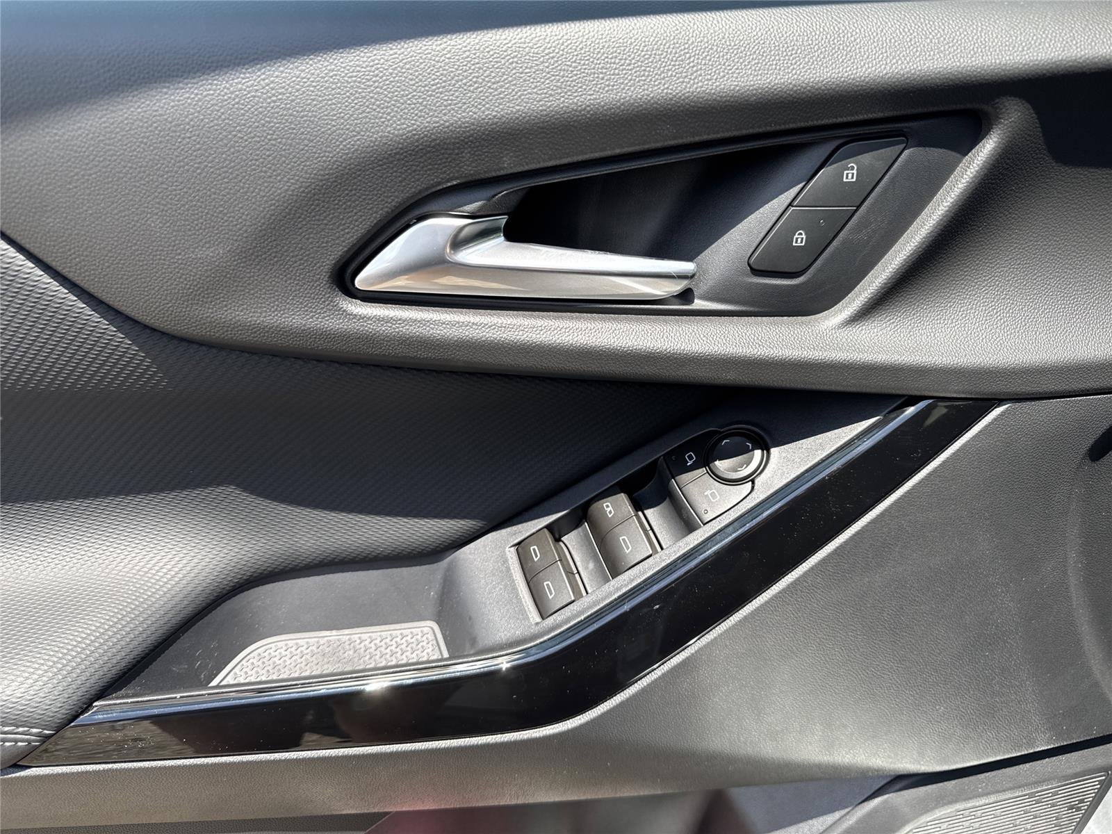 2026 Chevrolet Equinox LT - Photo 31